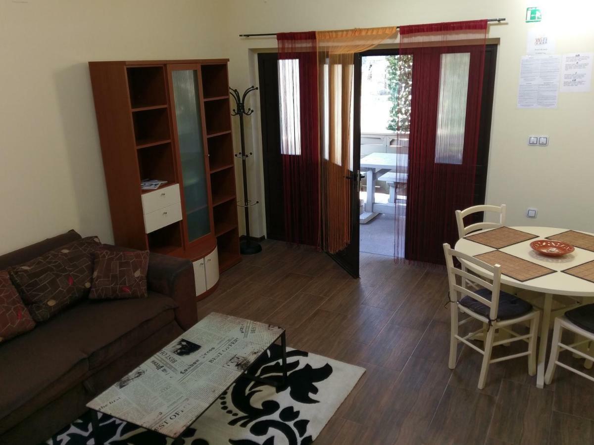 Apartments Ingrid Novigrad Istria Esterno foto